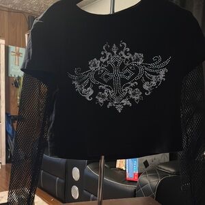 Madden Girl Black Graphic Crop Tee